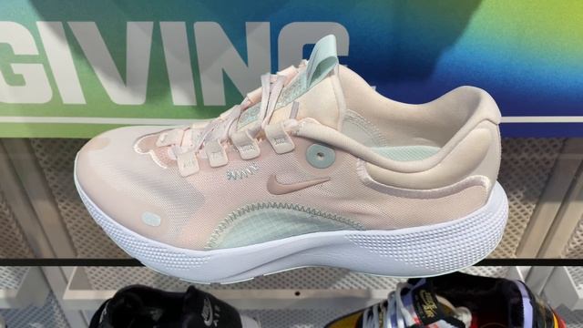 Nike React Escape Run Women’s Shoes (Light Soft Pink/Barely Green/White/Pink Oxford) - CV3817-602 смотреть онлайн