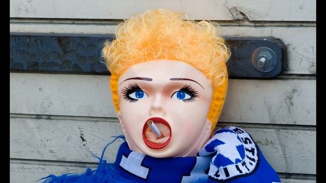 Резиновая Зина | Как разговаривать с коллекторами смотреть онлайн