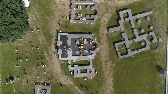 Божественная литургия в Неделю 3-ю по Пятидесятнице, всех Псковских святых смотреть онлайн