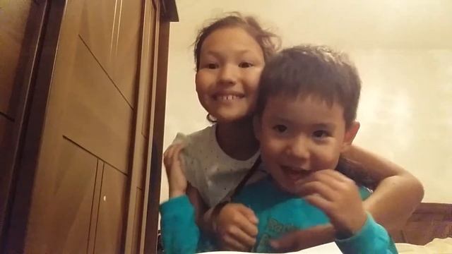 канцелярия для школы.танцывала вальс со своей сумкой смотреть онлайн