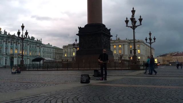 Песня "Варвара". Гитарист на Дворцовой площади, Санкт-Петербург смотреть онлайн