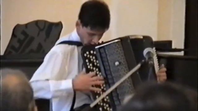 Юный баянист-виртуоз Айнур Фатихов - Концерт для скрипки с оркестром. Финал. (П. И. Чайковский) смотреть онлайн