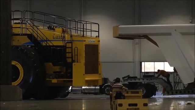 Самый большой погрузчик в мире LeTourneau L2350!!! смотреть онлайн