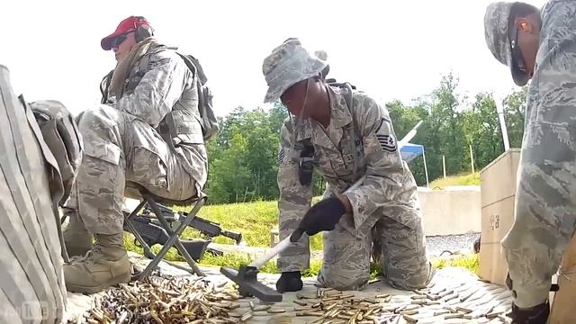 M240 & M249 Machine Gun Live Fire Train by U.S. Air National Guard смотреть онлайн