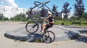 Как ездить на заднем колесе с ОДНОЙ рукой? Школа Байклайфа урок №3 How to One Hand Wheelie