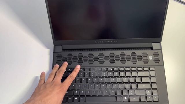 New Alienware M16 Review (2023) смотреть онлайн