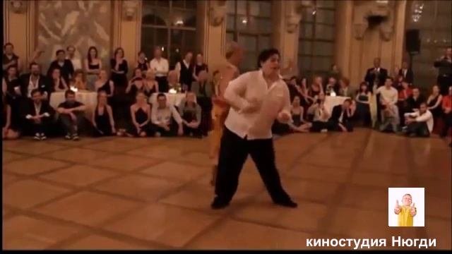 Этого стоит смотреть....Танец толстяка. смотреть онлайн
