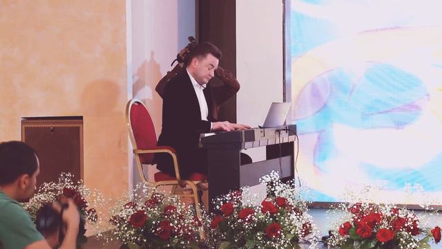 "Япыр-ай" и "Дударай". Пианист Олег Переверзев смотреть онлайн