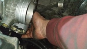 как снять впускной коллектор (замена форсунки) Peugeot 207 1,4 16v