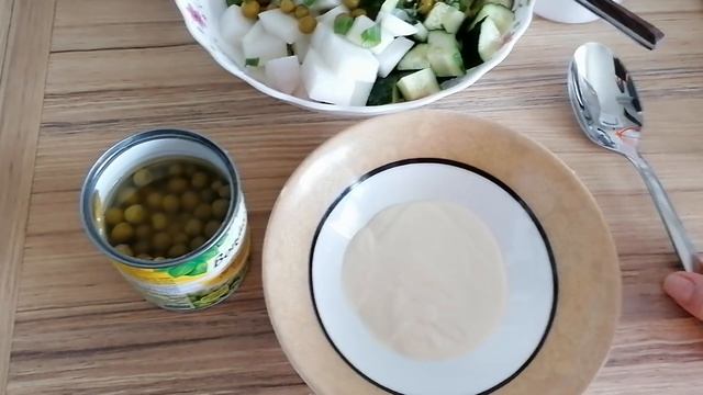 ЛЁГКИЙ САЛАТ на ужин. Просто и без возни. ? смотреть онлайн