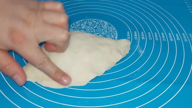 Мама научила. Теперь все кто пробует просят рецепт!Пирашки с курицей и капустой. смотреть онлайн