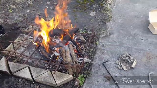 Плавка копаного свинца. Выплавляю свинцовый слиток. смотреть онлайн