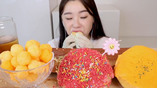 ASMR Cream Donut Bread Mukbang 크림 도넛 먹방🍩 모어딥도넛 빵 맛집 피넛버터 누텔라 라즈베리 치즈볼 Doughnut Cheese Ball Chocolat смотреть онлайн
