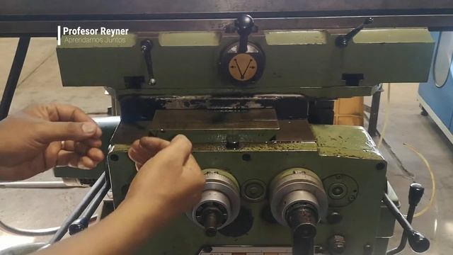 Cómo #Funciona?? una Maquina #Fresadora #Industrial modelo #Lagun FU1250??#tech #tecnología?? смотреть онлайн