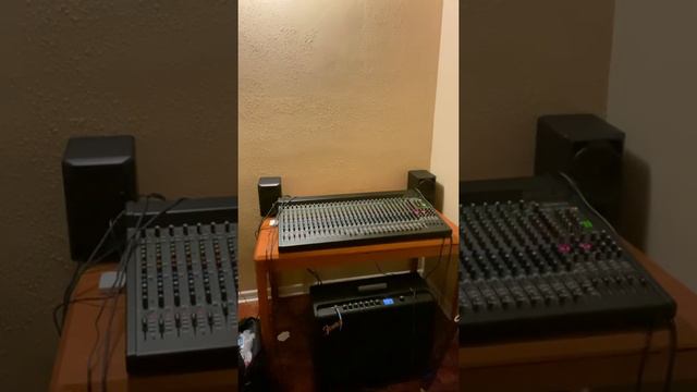 Two worlds, Mackie mixer, Fender HSH Stratocaster and a sure sm58 смотреть онлайн