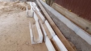 Будим монтировать бетонные отливы для отвода воды