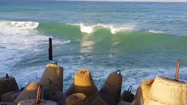 Чёрное море(шторм)АР Крым г.Севастополь.Южный-Мол 2021г. смотреть онлайн