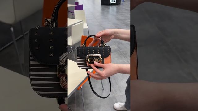 Сайт ROBINZON-bags.ru Дизайнерская женская кожаная сумка с инкрустацией Cromia 1405410 PAPAYA смотреть онлайн