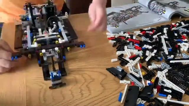 Lego Technic Porsche 911 RSR Build смотреть онлайн