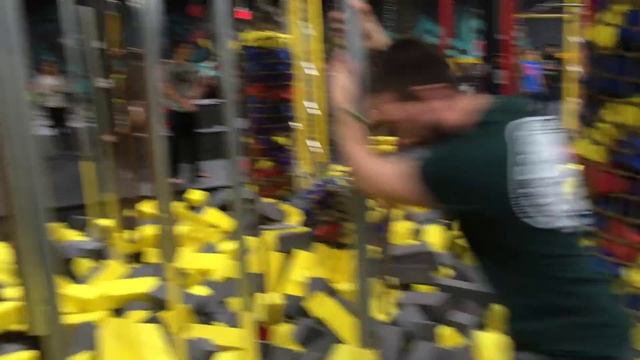 ParkourSa Conquering the ThinAir Ninja Course смотреть онлайн