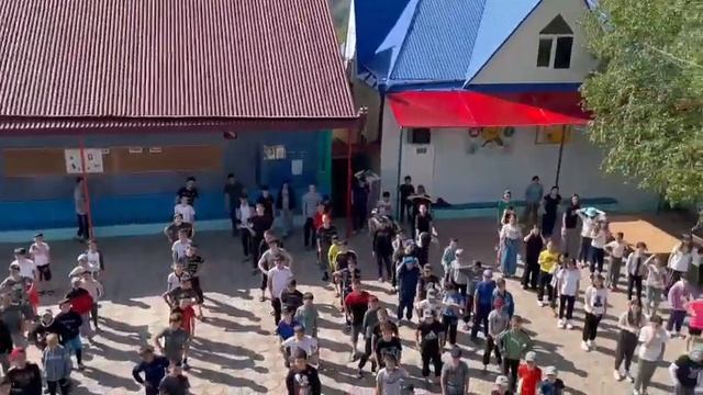 Зарядка в лагере Радость2 смотреть онлайн