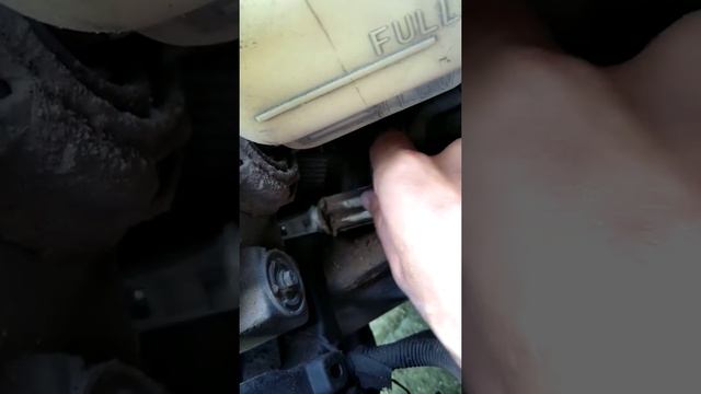 Как открутить лампочку габаритов на Toyota Carina и caldina ставьте лайк подпишитесь на канал смотреть онлайн