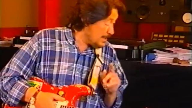 Fender Stratocaster - Chris Rea Signature смотреть онлайн