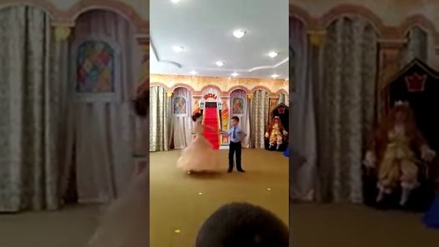 Выпускной в дет саду. Танец. Вальс смотреть онлайн
