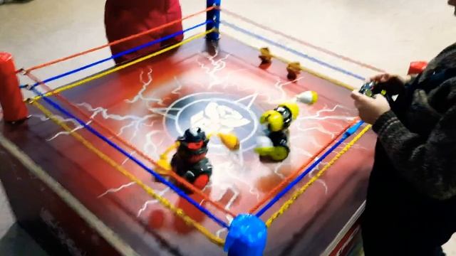 Выставка роботов/Роботы видео/Роботы трансформеры смотреть онлайн