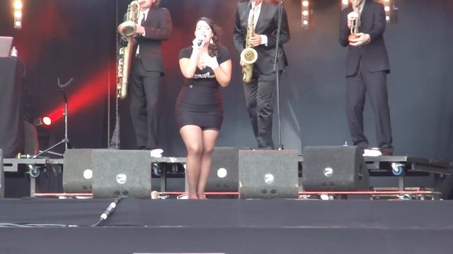 Caro Emerald - A Night Like This Live 28 8 2010 Beatstad Festival Den Haag Netherlands смотреть онлайн