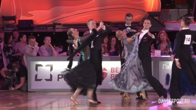 Дмитрий Стоборов - Екатерина Крысанова, 1/2 Slow Foxtrot смотреть онлайн