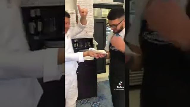 Errico Porzio fa un pizza SQUID GAME смотреть онлайн