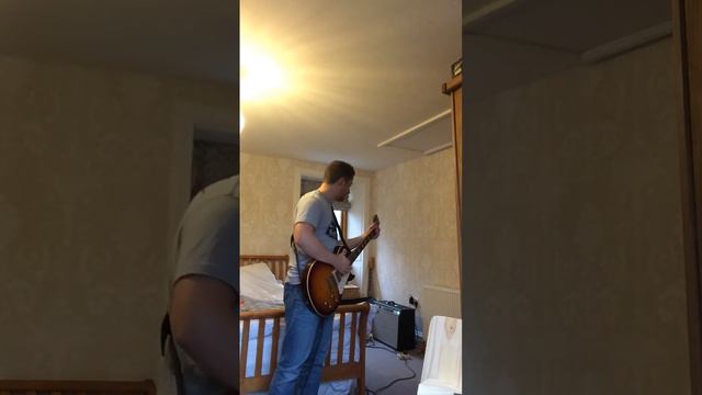 Socks and sandals blues 2 - comparing my Gibson 59 reissue Les Paul against my Classic. смотреть онлайн