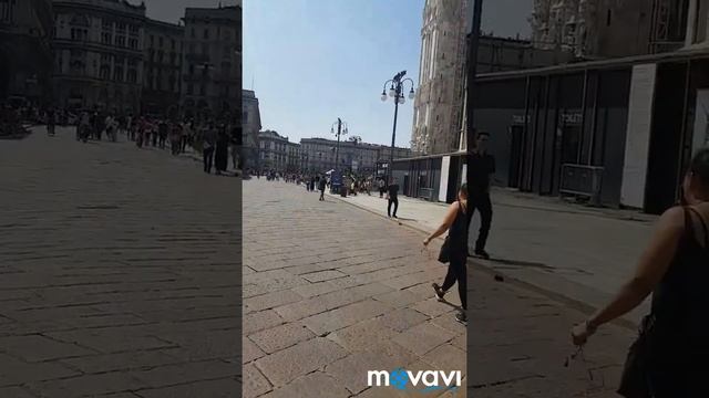 Милан. Прогулка по Центральным улицам, обзор Собора Дуомо и бесплатная газировка в Парке. смотреть онлайн