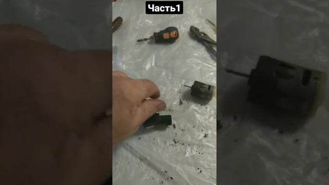 Ремонт моторчика водоочистителя лобового стекла Ford Fusion Mk5 1Часть смотреть онлайн