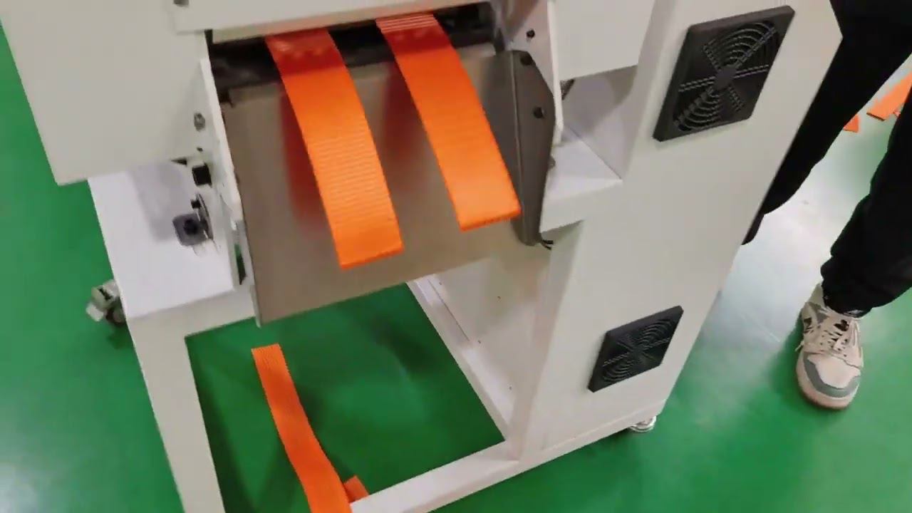 828AM Автоматическое устройство резки текстильных строп термоножом и маркировкой смотреть онлайн