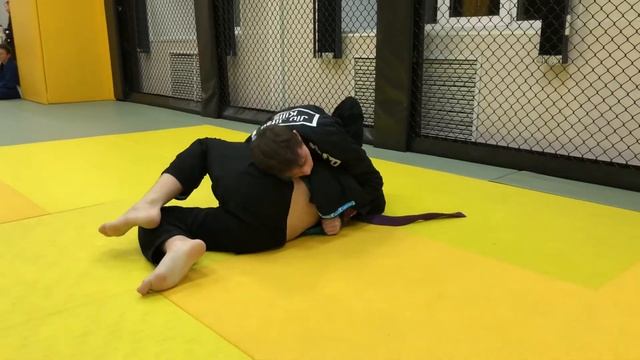 Пурпурный пояс против зелёного. Тренировочная схватка. Будо-Центр Пермь. смотреть онлайн