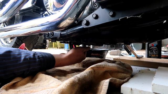 How To Change Motorcycle Oil - Kawasaki Vulcan