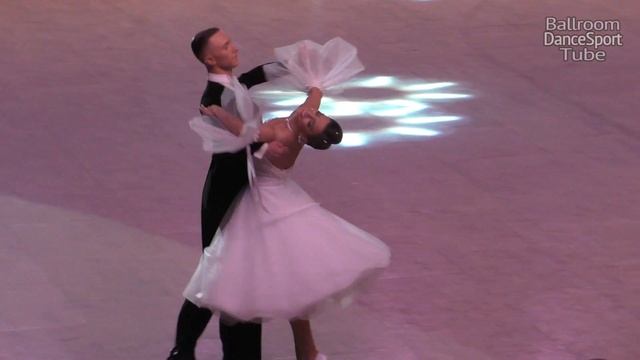 Waltz Presentatin = Professional Ballroom = Artemiy Katashinskiy & Marina Katashinskaya смотреть онлайн
