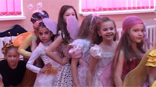 Утренник 8 Марта 2012 часть (3) смотреть онлайн