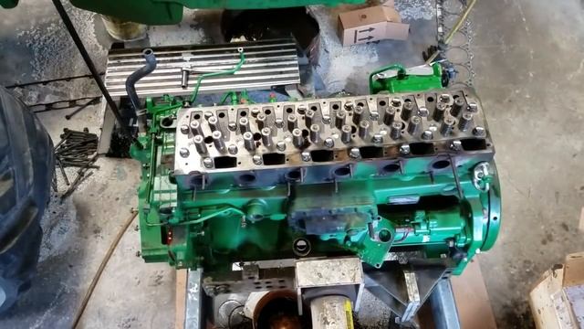 John Deere 8360RT 6090 engine overhaul time lapse смотреть онлайн