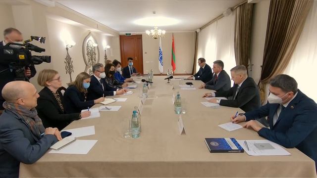 Президент ПМР Вадим Красносельский проводит встречу с Действующим председателем ОБСЕ Анн Линде смотреть онлайн