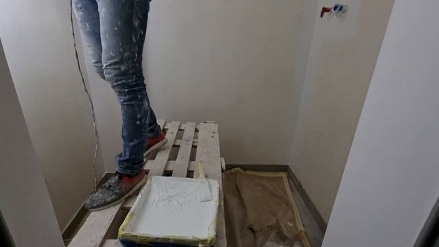 Осмотр квартиры перед завершением малярных работ. Покраска стен в квартире. ФАЙНА ТАУН смотреть онлайн