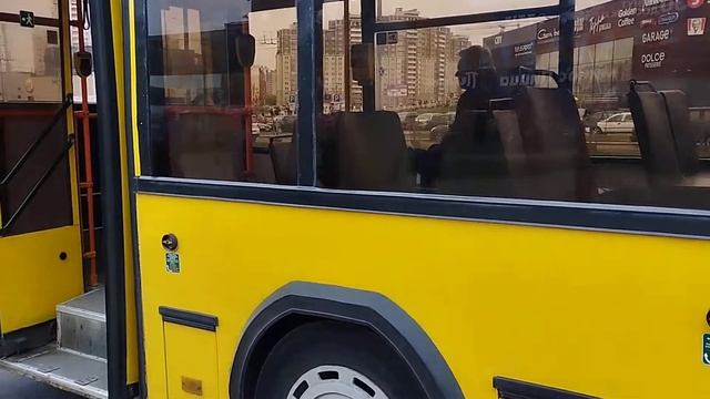 Автобус МАЗ-105.065 (ГОС.АЕ 9898-7) маршрут 138 на о.п Ст.м.Каменная горка смотреть онлайн