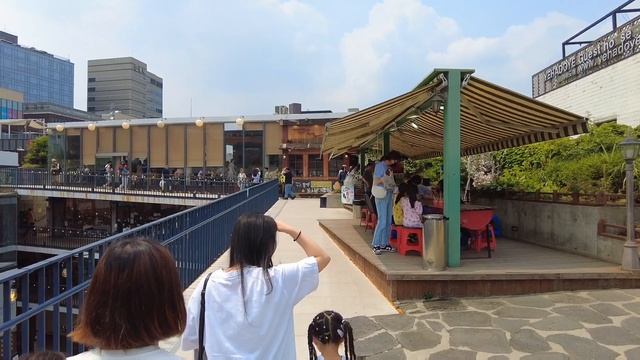 SEOUL KOREA - Insadong Shopping & Culture Street Walking Tour