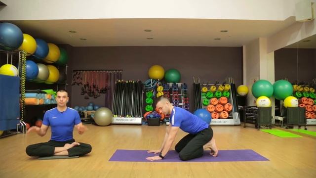 Опора руками. Правильная постановка ладоней на пол. смотреть онлайн