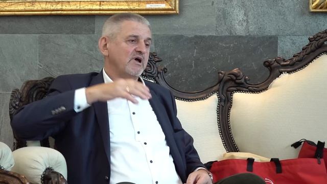 Красный свет лечит всё.