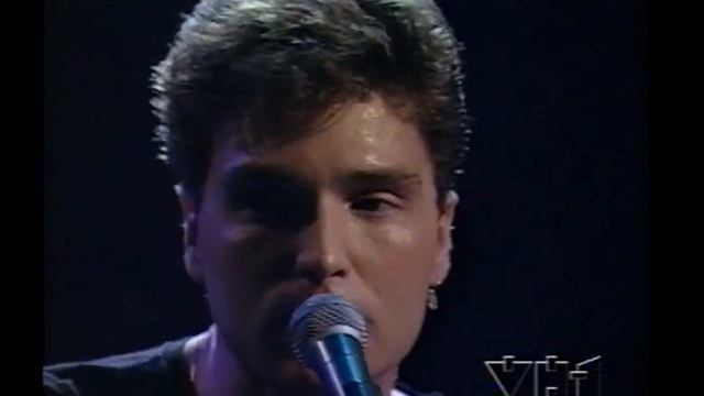 RICHARD MARX - HOLD ON TO THE NIGHTS with NOW AND FOREVER (LIVE) смотреть онлайн