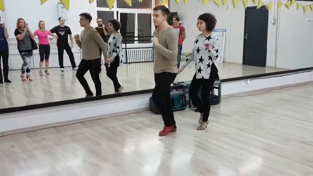 Уроки сальсы в Минске. Связка для начинающих под счет. СашаИра смотреть онлайн