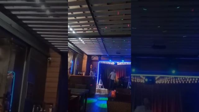Адлер, кафешка на набережной с красивой музыкой! смотреть онлайн